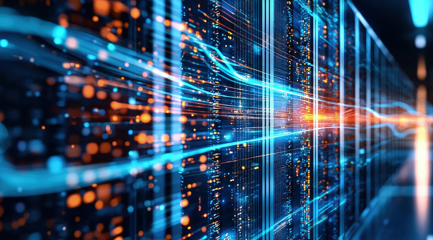 Pötschke Elektro - Elektrofachunternehmen - Dynamischer Fluss digitaler Datenströme, die sich durch beleuchtete Serverracks in einem modernen Rechenzentrumskorridor bewegen – eine Idee für Präsentationen zur IT-Infrastruktur und zu fortschrittlichen Technologiesystemen.